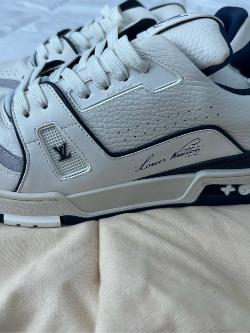 Louis Vuitton White & Navy Men's Sneakers Low-Top